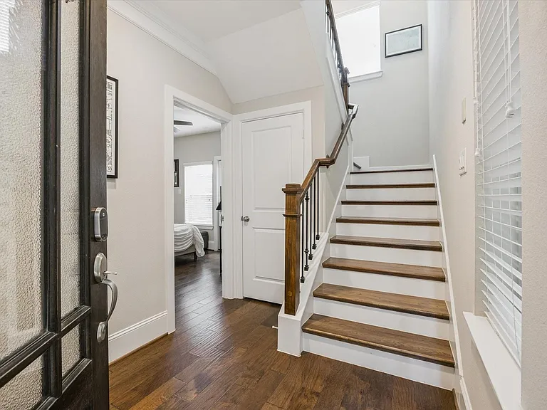 739 Dorothy St — Photo 4