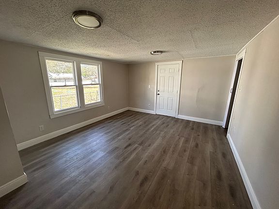 2nd image of 2735 Woodstock Ave