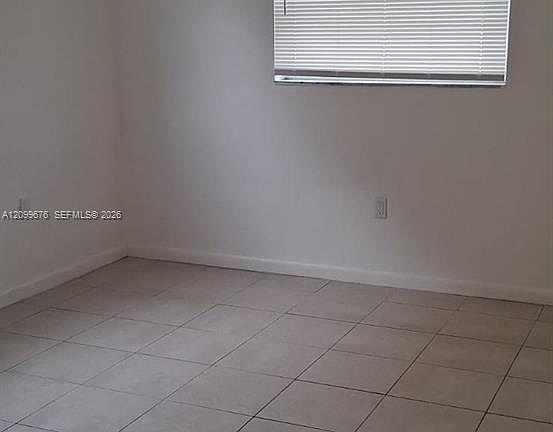 4th image of 2332 Fillmore St #1
