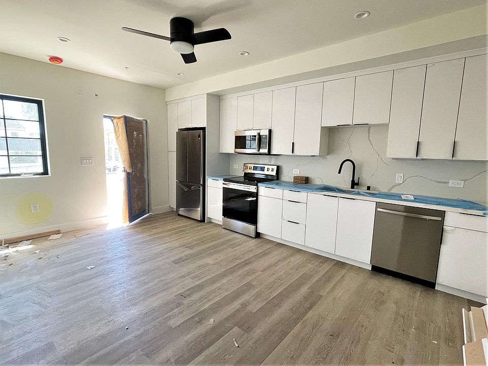 1st image of 2004 4th Ave #109