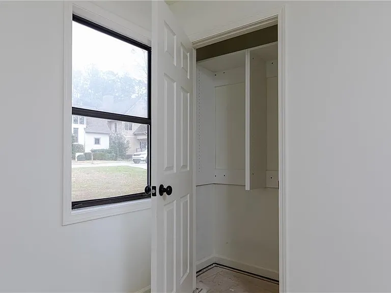 1601 Walker St SE #B — Photo 12