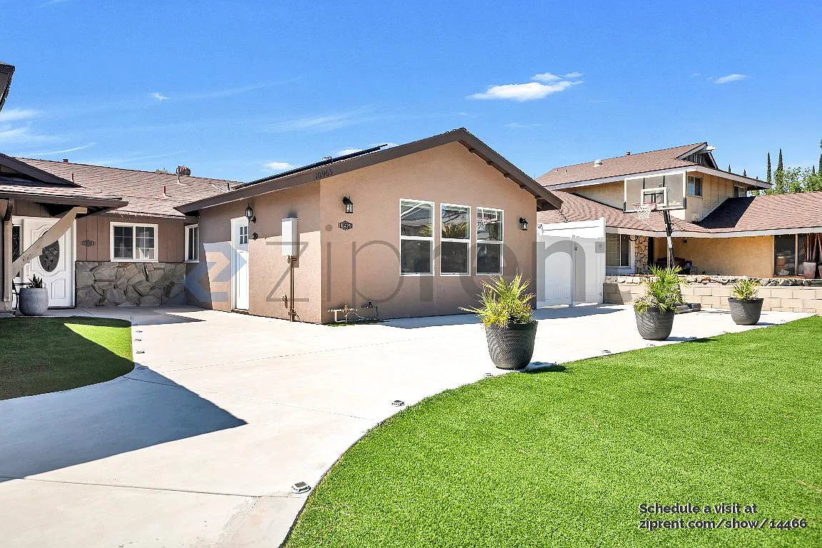 1 bed, 390 sqft, $2,000 — Photo 2