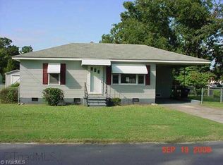 103 E Ham St, Pikeville, NC 27863