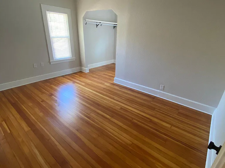 425 Lafayette Ave — Photo 13