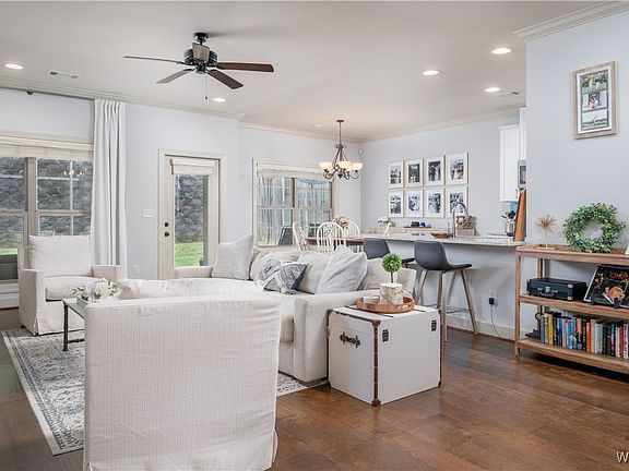 5th image of 2021 Waterford Ln