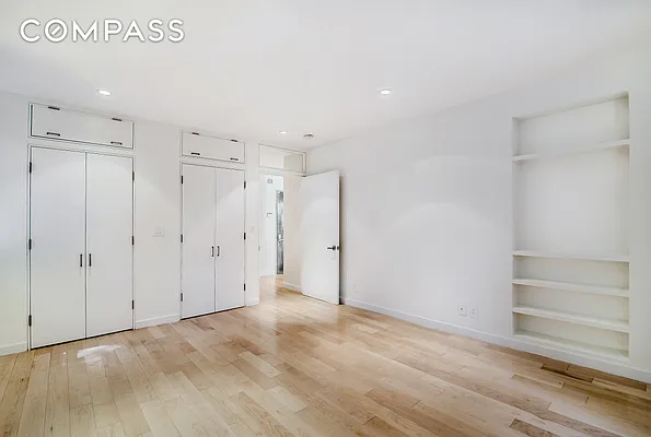 Rented by Compass | media 26