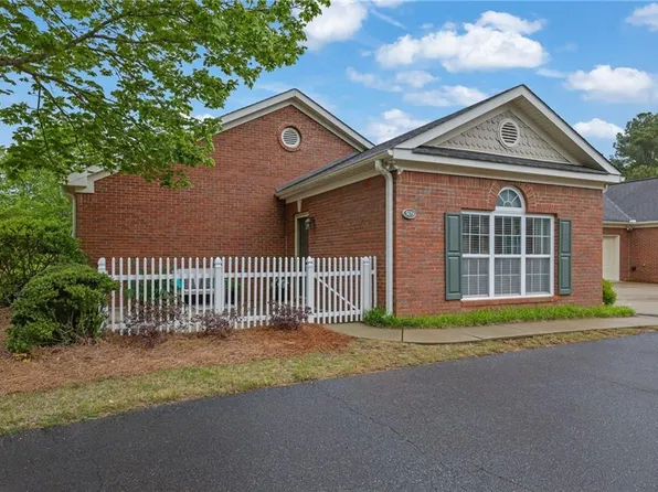 509 Sawnee Corners Dr, Cumming, GA 30040