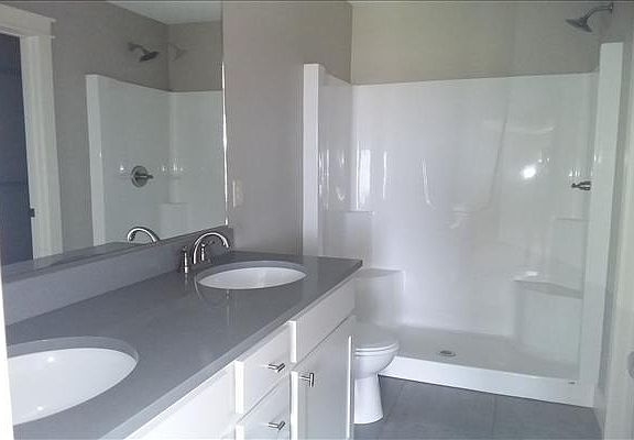 3rd image of 511 3rd St NW