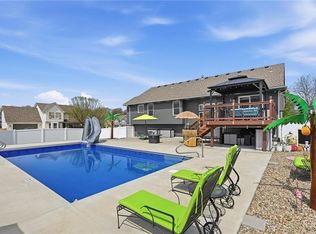 1107 NW Long Dr, Grain Valley, MO 64029