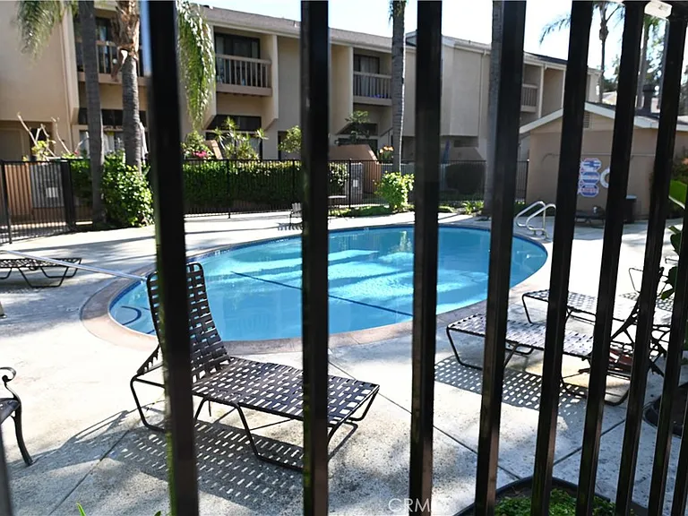 2902 Barrington Ct — Photo 20