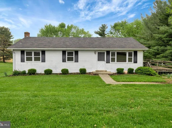 7207 Honeybush Dr, Mount Airy, MD 21771