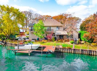 28745 Swan Island Dr, Grosse Ile, MI 48138