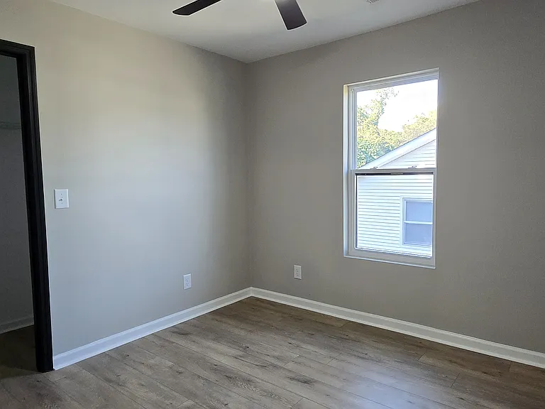 804 Martin St — Photo 12
