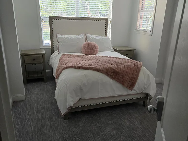 922 N Shore Dr NE — Photo 22