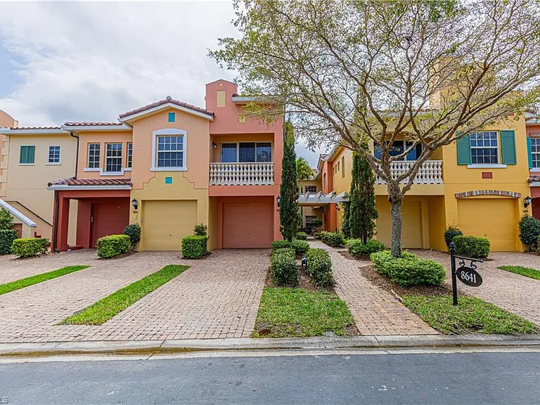 8641 Piazza Del Lago Cir #203 — Photo 6