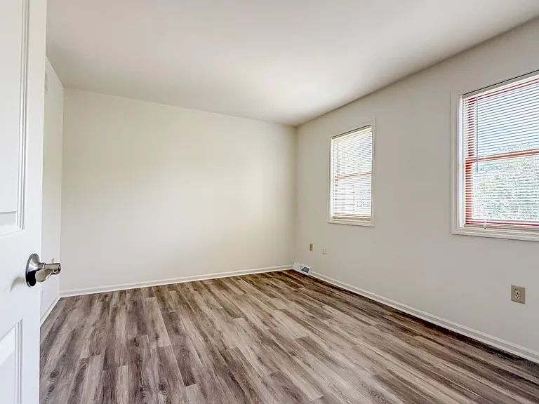 28 Pheasant Ln — Photo 17