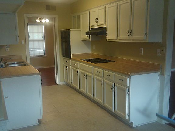 Kitchen facing dedicated Dining Room