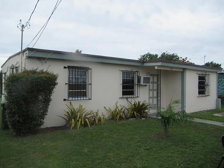1446 NW 7th Pl #0 — Photo 7