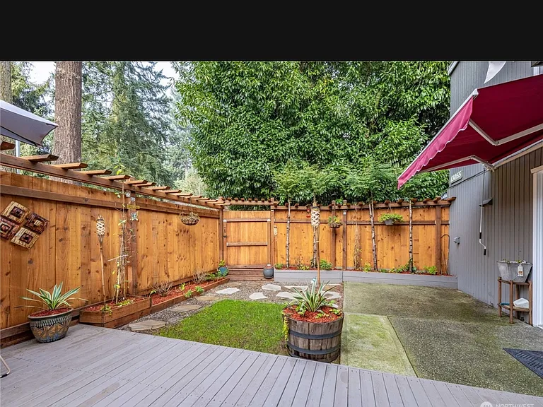 13055 Pacific Hwy SW #A — Photo 8