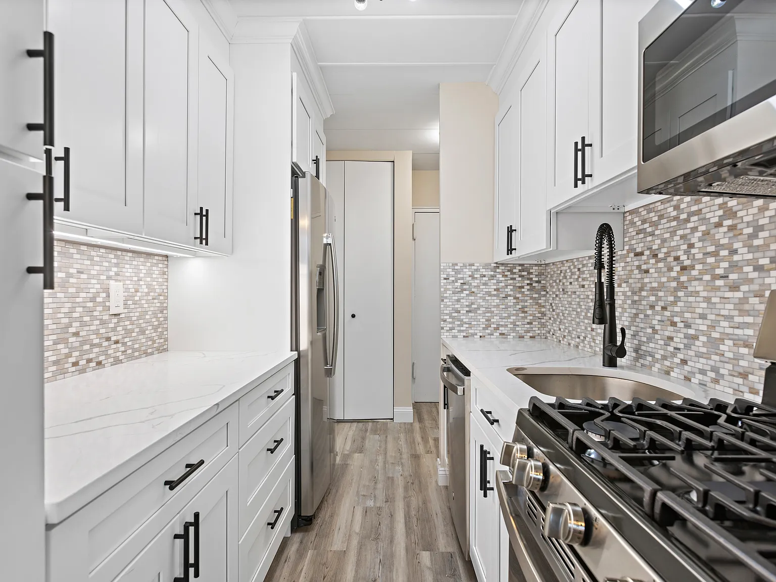 1 bed, 928 sqft, $2,300 — Photo 3