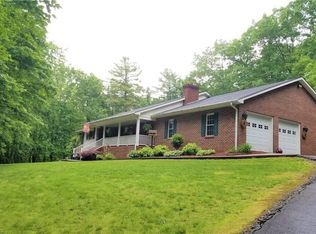 216 Jones Chapel Rd, Mount Airy, NC 27030