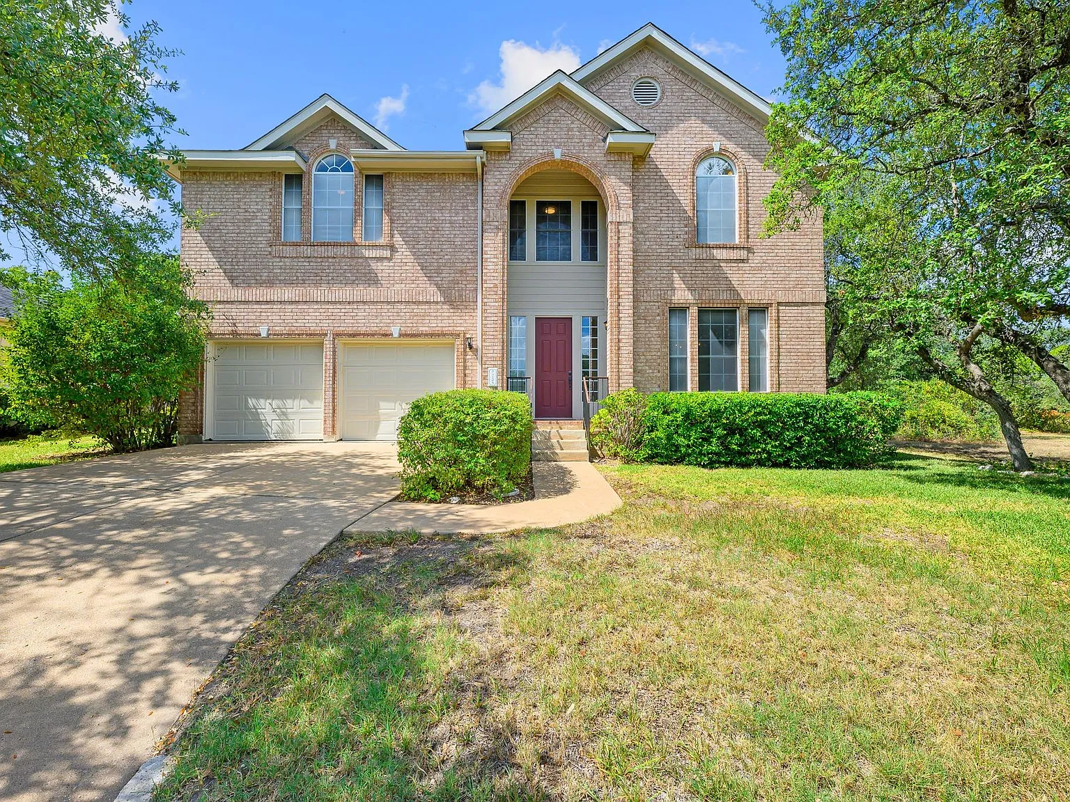 4 bed, 3.0 bath, 2840 sqft, $3,500 — Photo 1