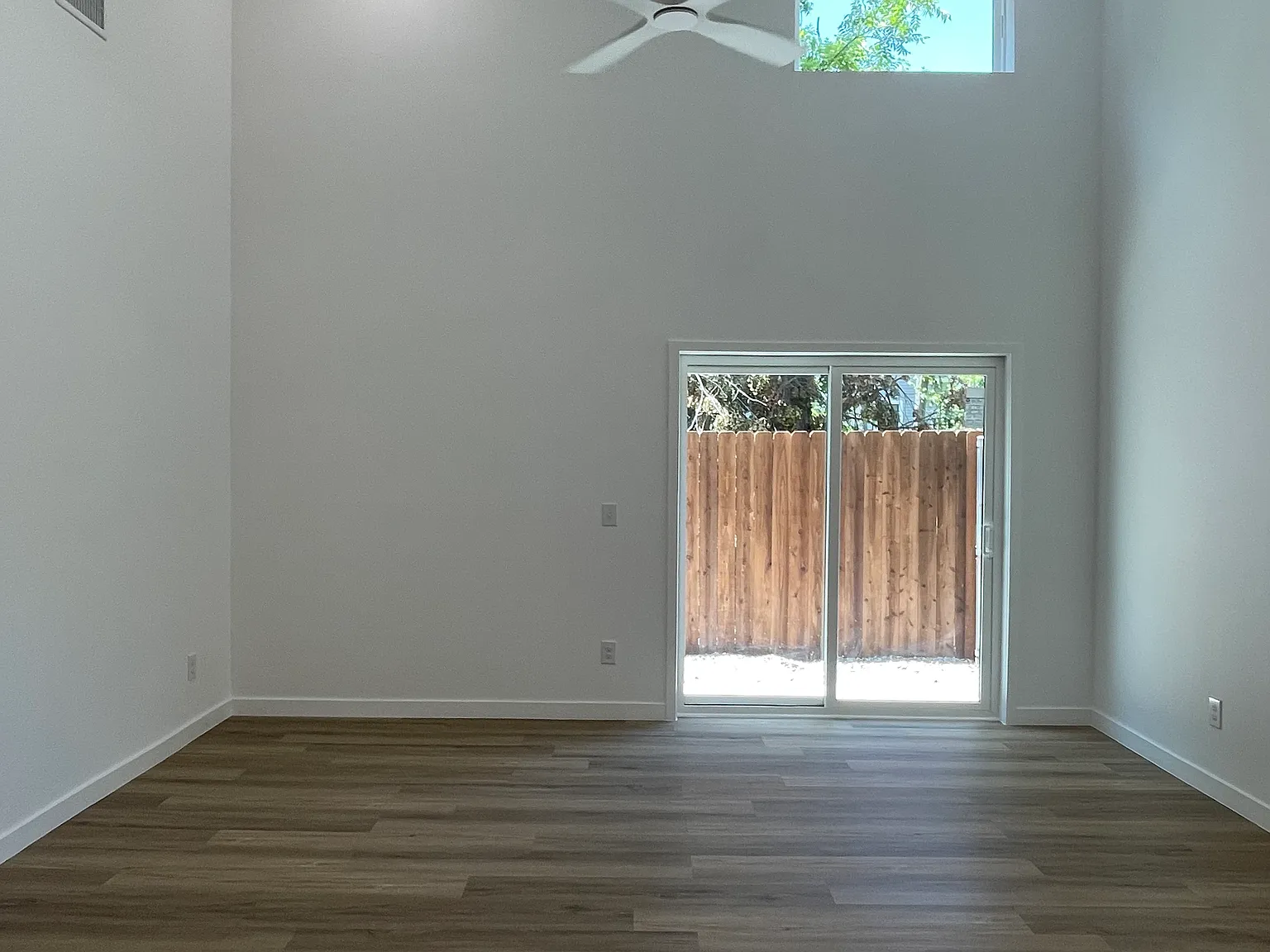 3 bed, 1300 sqft, $1,600 — Photo 4