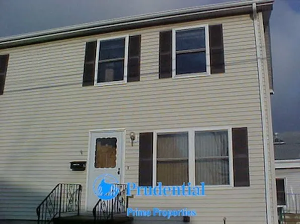 47 Halsey St, Newport, RI 02840