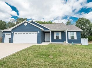 137 Linder Ln, Winfield, MO 63389