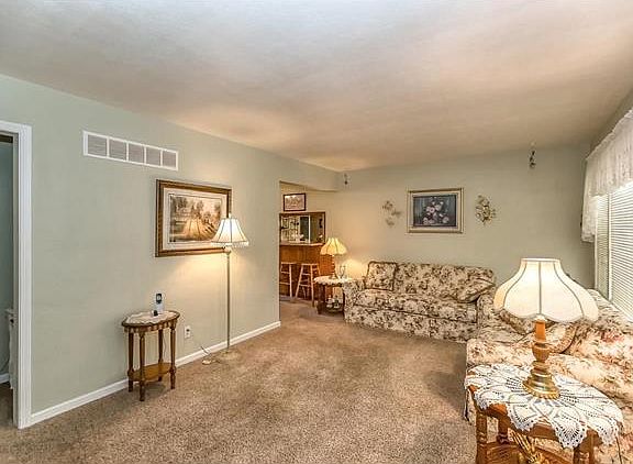 5th image of 1312 E Antrim Ln