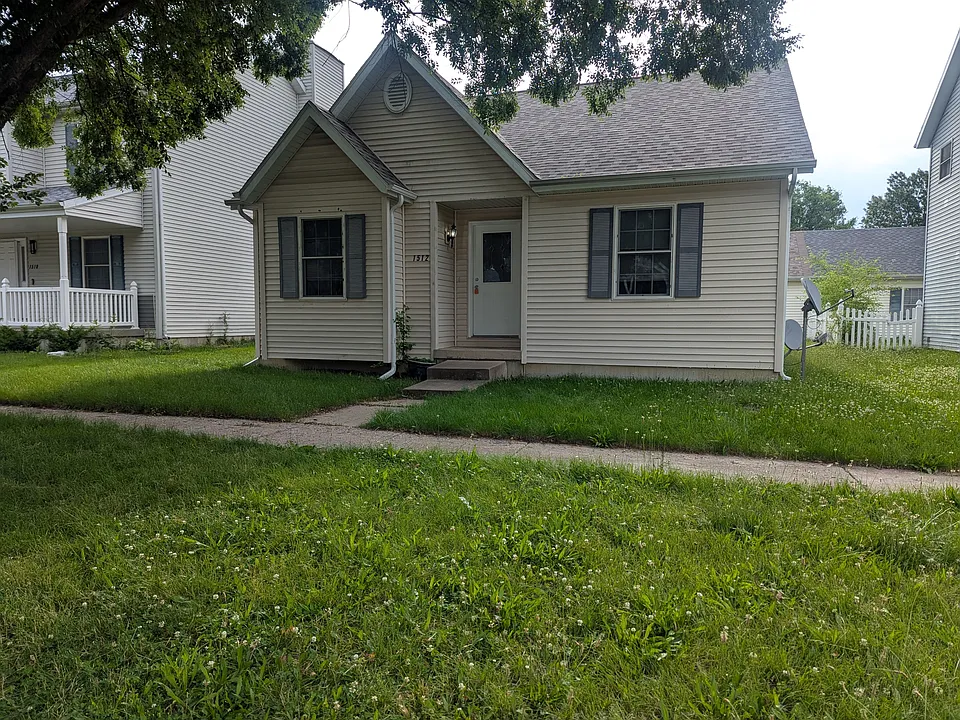 1512 Montgomery St #1