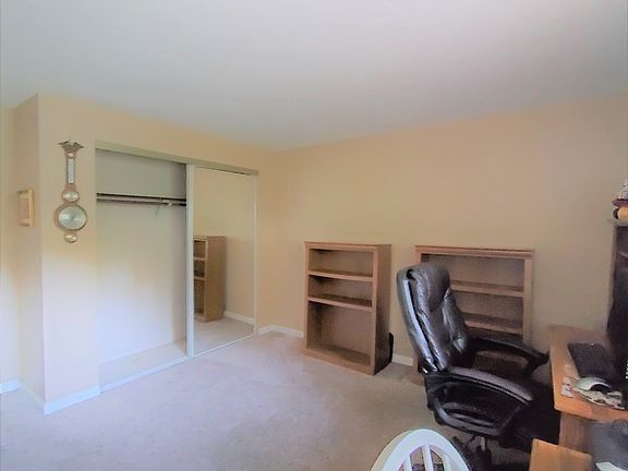 5th image of 904 E Bay Dr NE #B108