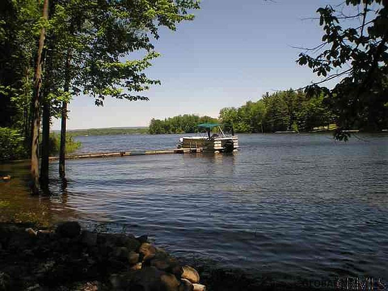 3rd image of 218 MAPLE RIDGE Road