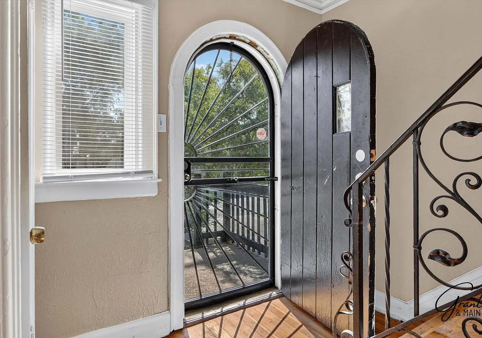 $1675 - Fitzgerlad Brick 3 Bedroom 2 Bath — Photo 2