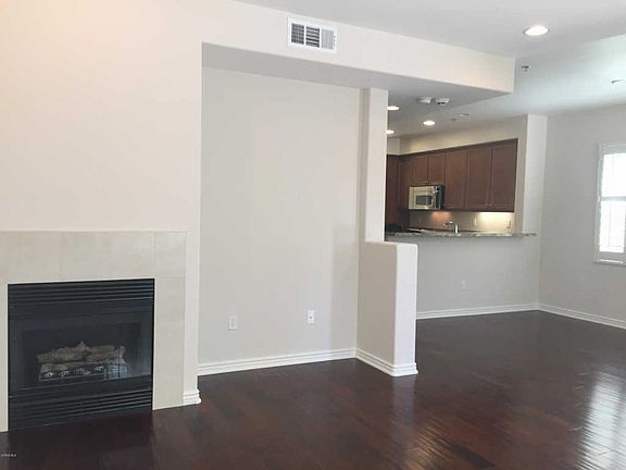 3rd image of 382 E Hilltop Way