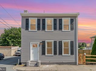 11 W Locust St, Mechanicsburg, PA