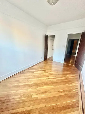 Rented by Luxian International Realty LLC | media 9