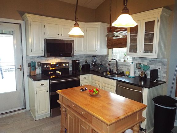 2nd image of 104 Teesdale Ct