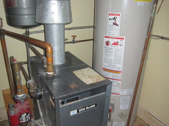 5th image of 8515 Hanford Dr