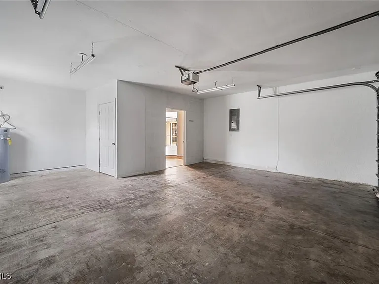 234 Pullman St — Photo 42