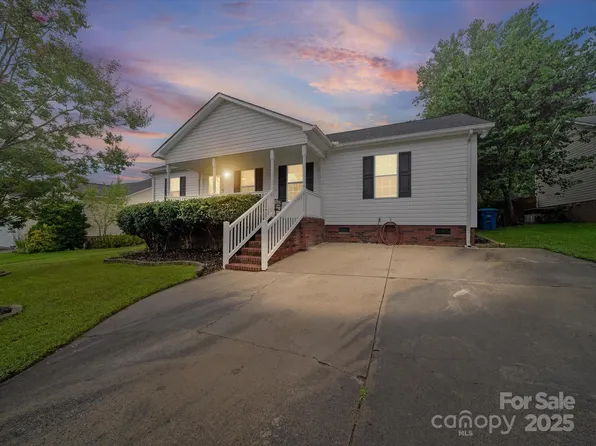 640 Loch Lomond Cir, Concord, NC 28025