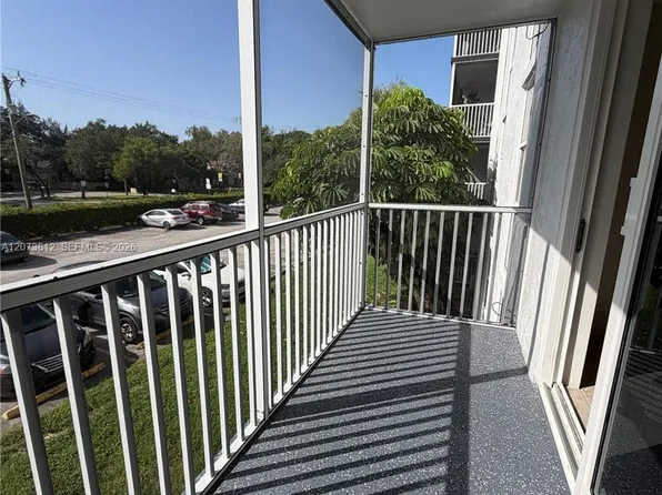 16851 NE 23rd Ave, North Miami Beach, FL