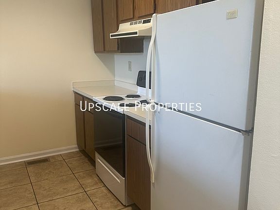 4th image of 244 Strawberry Ln