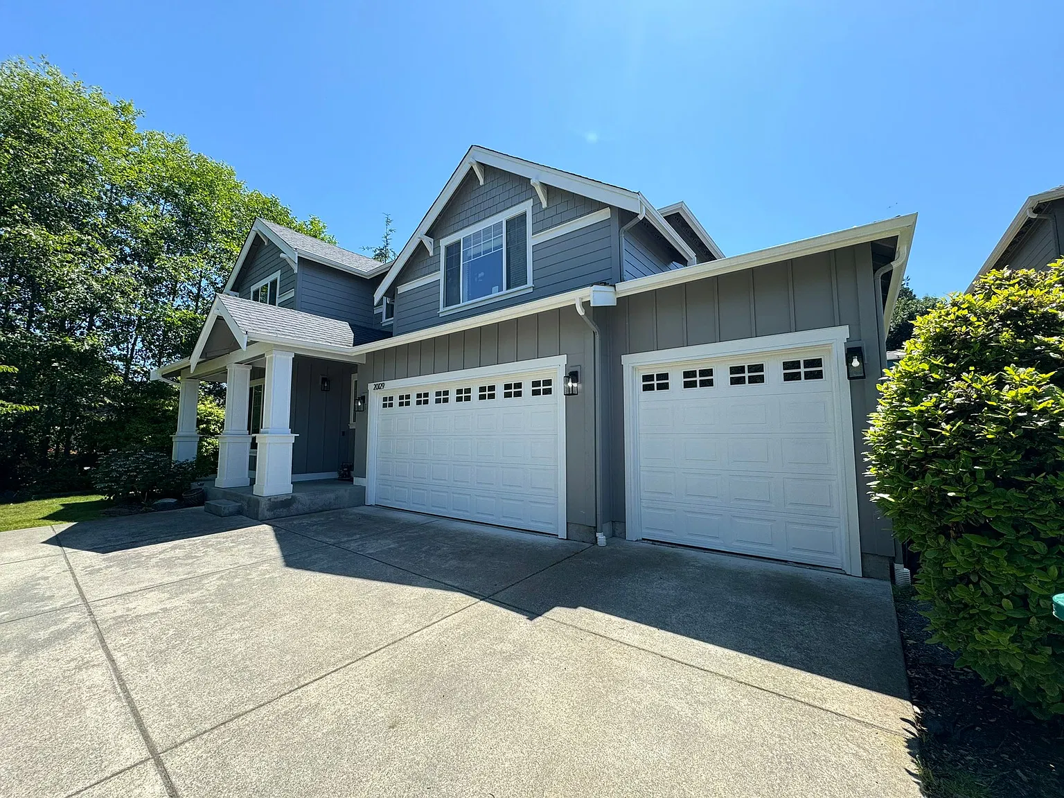 5 bed, 2.5 bath, 3000 sqft, $4,500 — Photo 1