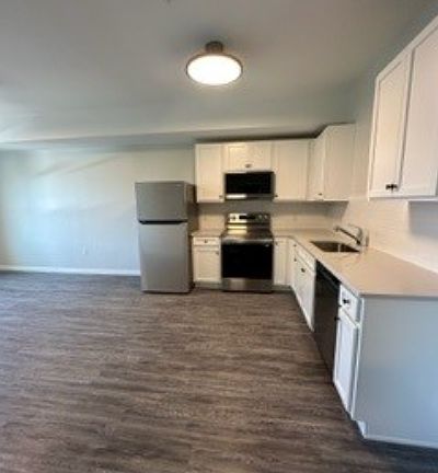 5th image of 135 Waterman Ave #22