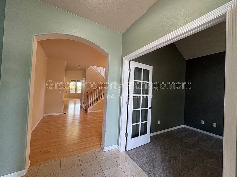 1730 S Poplar St — Photo 2