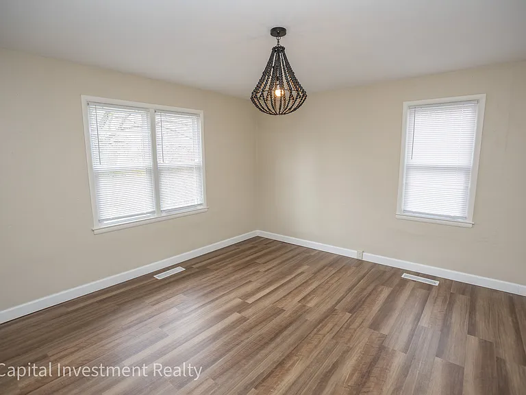 1120 E McCarty St — Photo 20