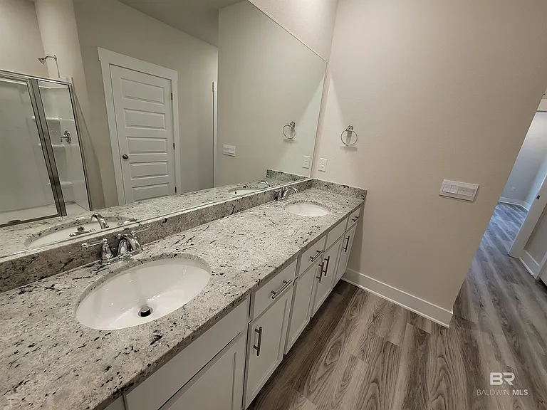 1045 Hayward Loop — Photo 11