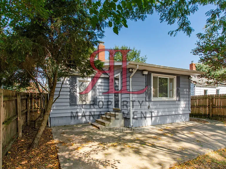 317 E Royal Forest Blvd — Photo 28