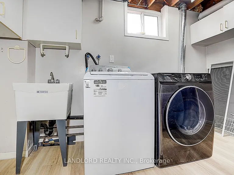 2294 Wyandotte Dr — Photo 39